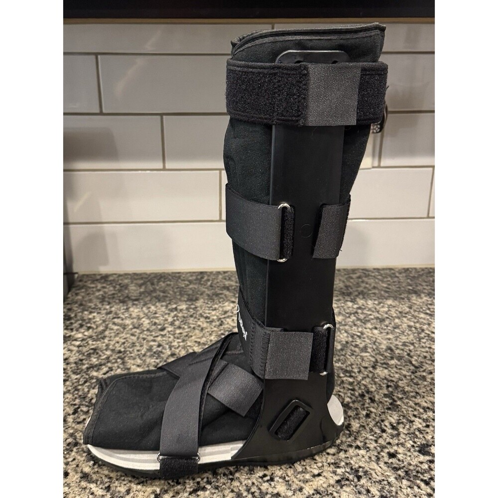 DeRoyal Walking Boot Brace Size Large Black Tracker Ex Cam Walker Fracture Boot
